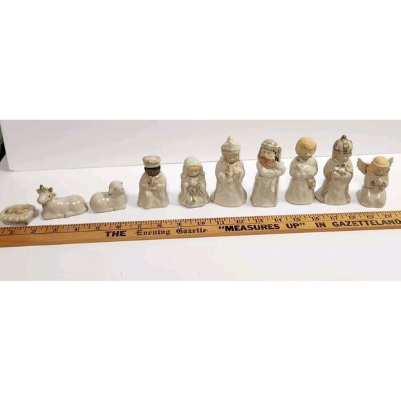 Kirkland's Potter's Garden Christmas 10 Piece Nativity Scene - Picture 11 of 16